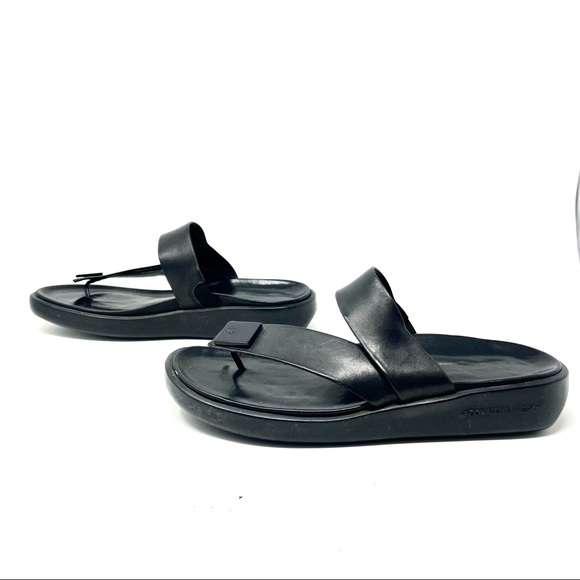 Donald J. Plainer Black Leather Toe Post Sandals 9 - Picture 4 of 8